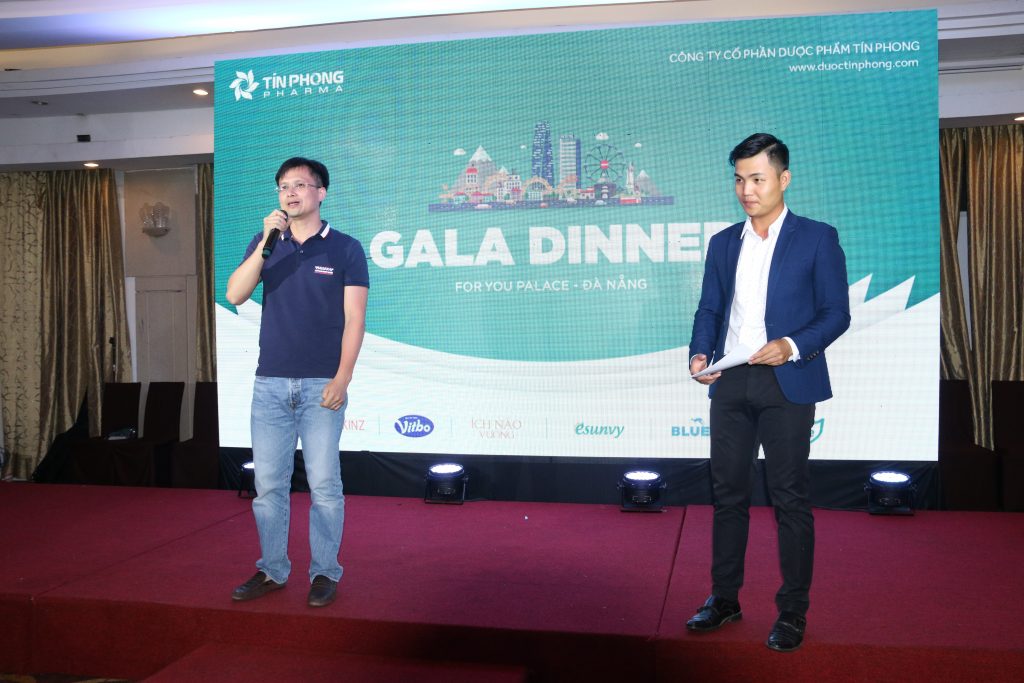 Giám đốc Nguyễn Đăng Hoàng phát biểu trong đêm Gala Dinner