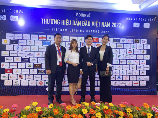 Thương hiệu dẫn đầu Việt Nam - hoạt động thường niên vinh danh những danh hiệu xuất sắc