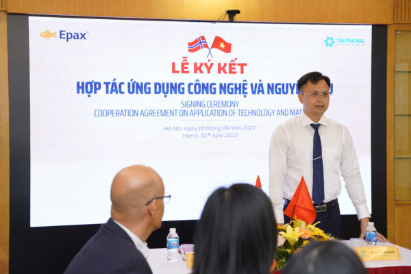 Ông Nguyễn Đăng Hoàng - Tổng giám đốc Công ty Cổ phần Dược phẩm Tín Phong phát biểu trong buổi lễ