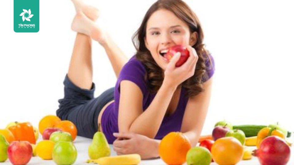 Ăn nhiều trái cây rất tốt cho phụ nữ mang thai bị táo bón