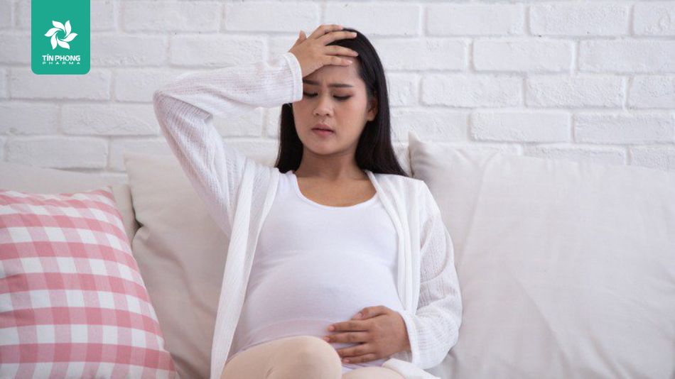 Chóng mặt buồn nôn khi mang thai 3 tháng cuối thai kỳ có gây ảnh hưởng gì đến mẹ và thai nhi không?