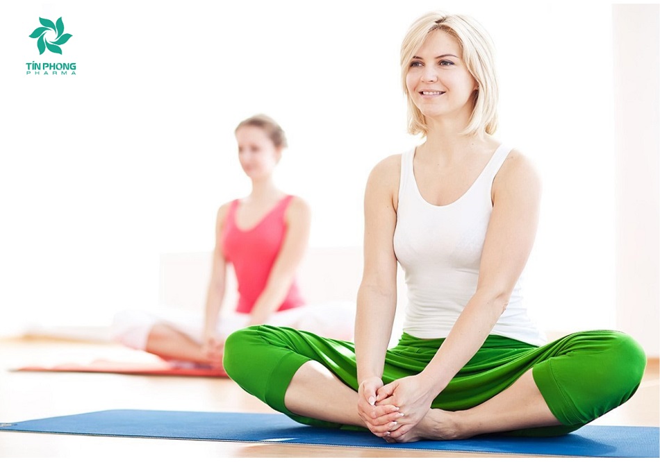 Yoga cũng là biện pháp được nhiều chị em áp dụng giúp giảm đau bụng kinh tại nhà