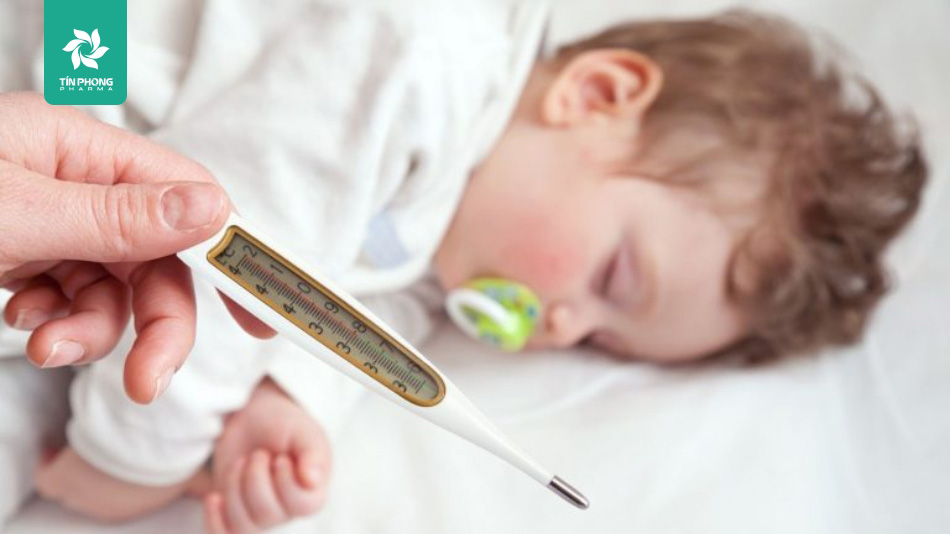 Hướng dẫn cách chườm hạ sốt cho trẻ chuẩn y khoa